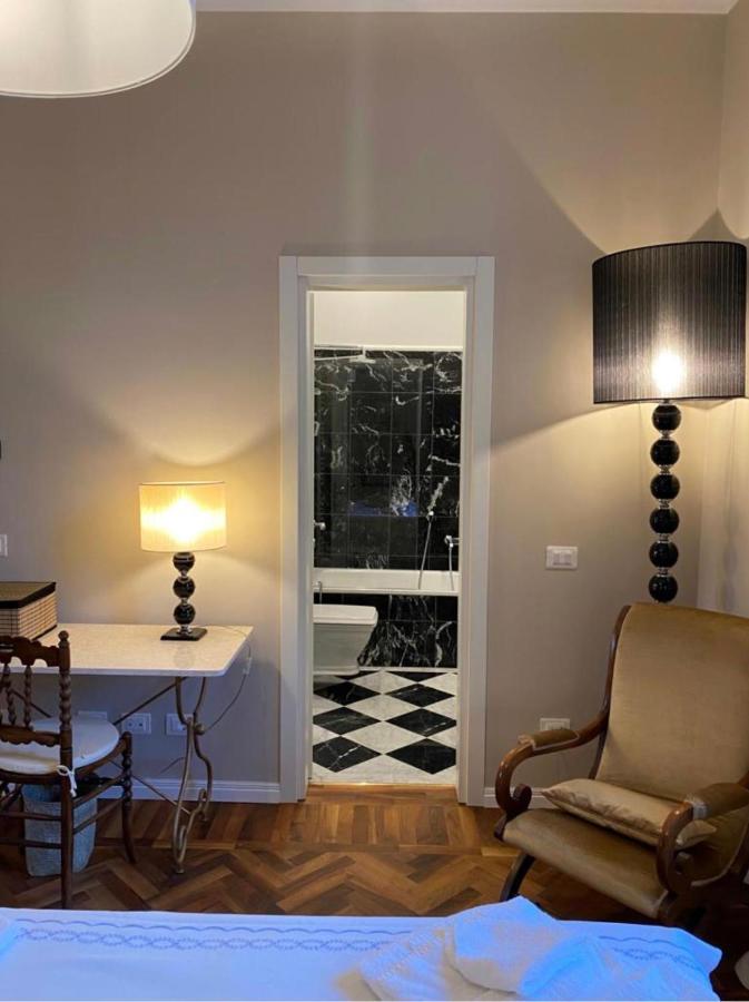 Charming Apt In San Frediano Apartment Firenze Bagian luar foto
